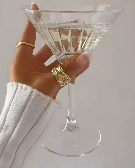 Eulalia – Strukturierter Statement-Ring in Goldoptik