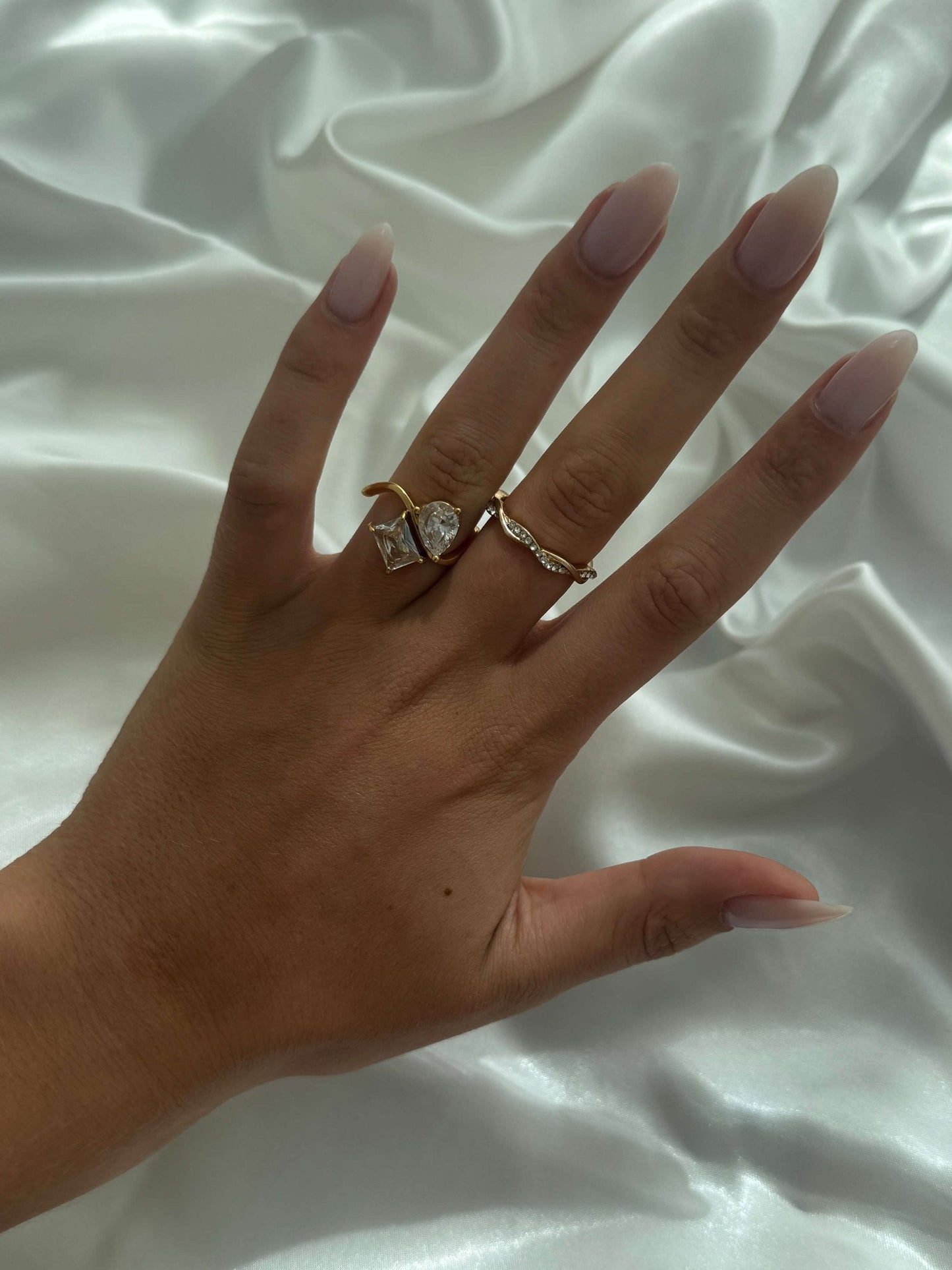 Twist Elegance Ring